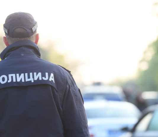 Policija, zakon i problem sa javnom raspravom