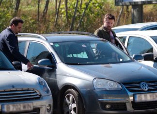 Ekstremi kod polovnjaka u Srbiji: Od 21 vlasnika do vraćanja kilometraže od 281.000 km