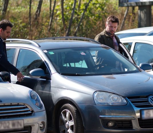 Ekstremi kod polovnjaka u Srbiji: Od 21 vlasnika do vraćanja kilometraže od 281.000 km