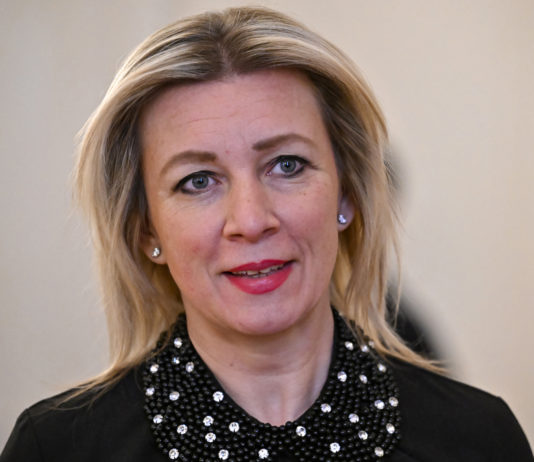 Zaharova održala lekciju kancelaru Nemačke