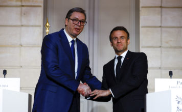 Vučić se sastao sa Makronom u Parizu