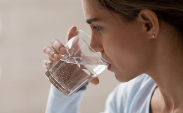 Šta se dešava u organizmu ako redovno pijemo gaziranu vodu?