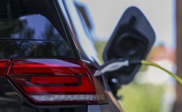 EU ipak ne odustaje od električnih automobila: Gotovo svi Nemci će morati da ih kupuju?