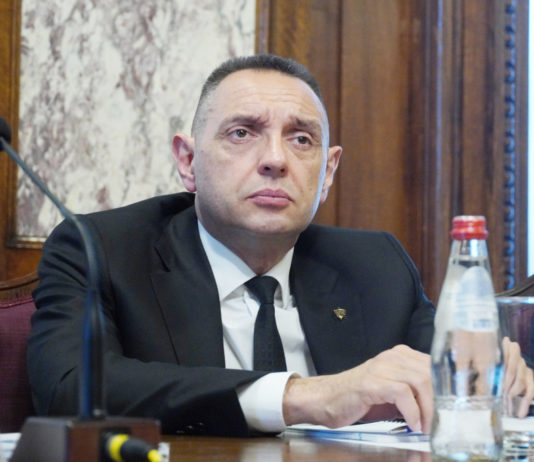 Vulin: Država da preduzme hitne korake zbog stanja na KiM