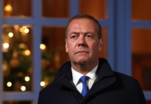 Medvedev “otkrio” ko je izdao Zelenskog