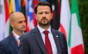 Milatović: Ja sam Crnogorac koji govori srpski