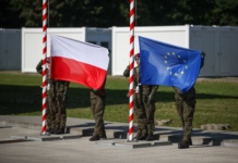 Sikorski: Predsednik Poljske sprema zemlju da izađe iz EU