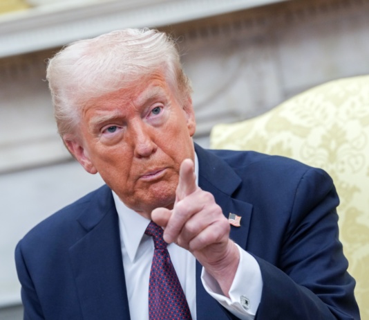 Tramp opoziva 48 ambasadora širom sveta