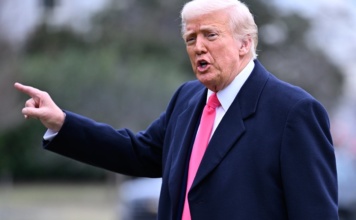 SAD zarađuju od oružja, a ne od ukrajinskih minerala