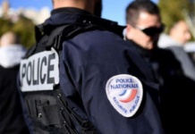 Francuska policija u centru grada ubila naoružanog Senegalca (26)