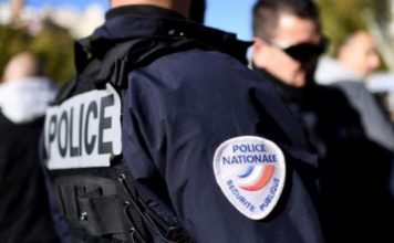 Francuska policija u centru grada ubila naoružanog Senegalca (26)