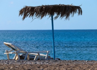 Haos na plaži u Grčkoj: Turisti se potukli zbog ležaljki u prvom redu (VIDEO)