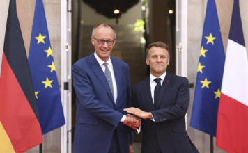 “Politiko”: Evropsko odvajanje od SAD je počelo