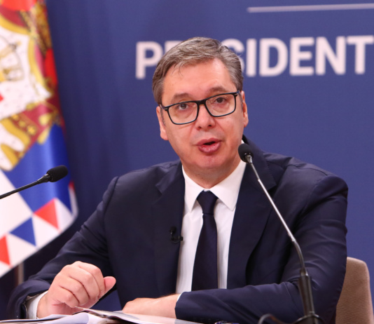Vučić: Prosečna plata do 2035. iznosiće 1.700 evra