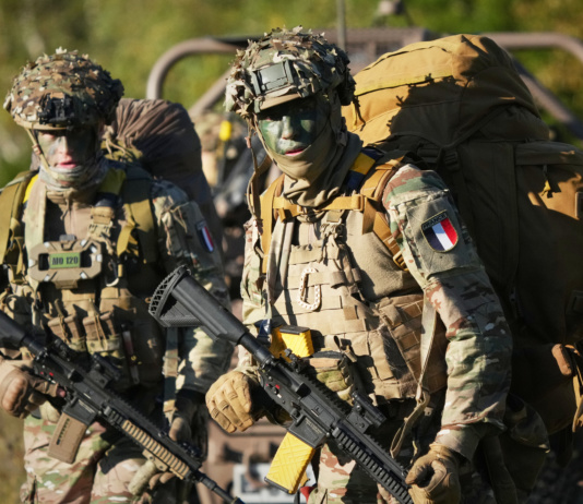 “NATO žuri da prebaci snage na granicu sa Rusijom”