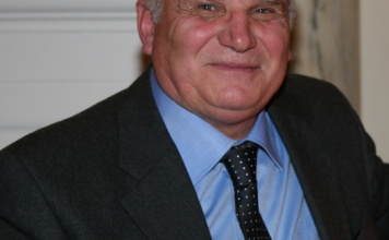 Preminuo Dragutin Petković, jedan od pionira samoorganizovanja Srba u Austriji