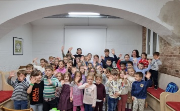 Autorka knjiga za decu Nevena Jovičić posetila mališane u Beču