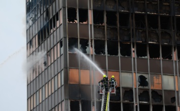 Veliki požar u Zagrebu: Gori novinska kuća Vjesnik (VIDEO)
