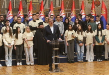 Vučić dočekao učenike iz Vukovara: Koreni su najvažniji oslonac