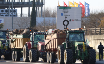 Francuski poljoprivrednici “pokucali na vrata” Makronu