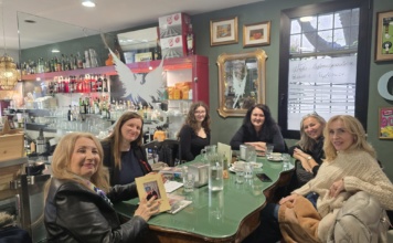 Slavljenje stihova, prijateljstva i hrabrosti