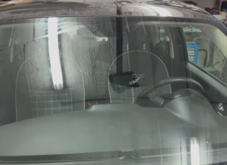 Zašto se na vetrobranu koristi laminirano staklo umesto kaljenog