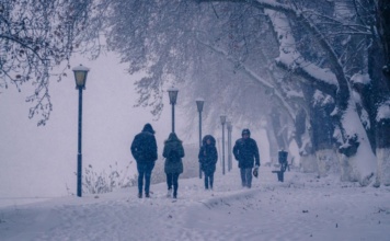 Oluja i sneg pogodili Grčku: Škole zatvorene, saobraćaj u kolapsu
