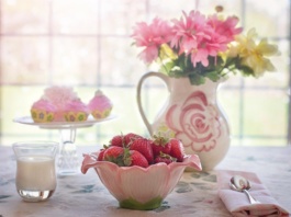 Šta ne bi trebalo da stoji na trpezarijskom stolu?