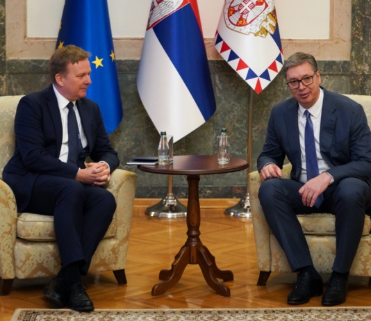 Akcije Prištine ugrožavaju srpski narod: Predsednik upozorio specijalnog izaslanika EU